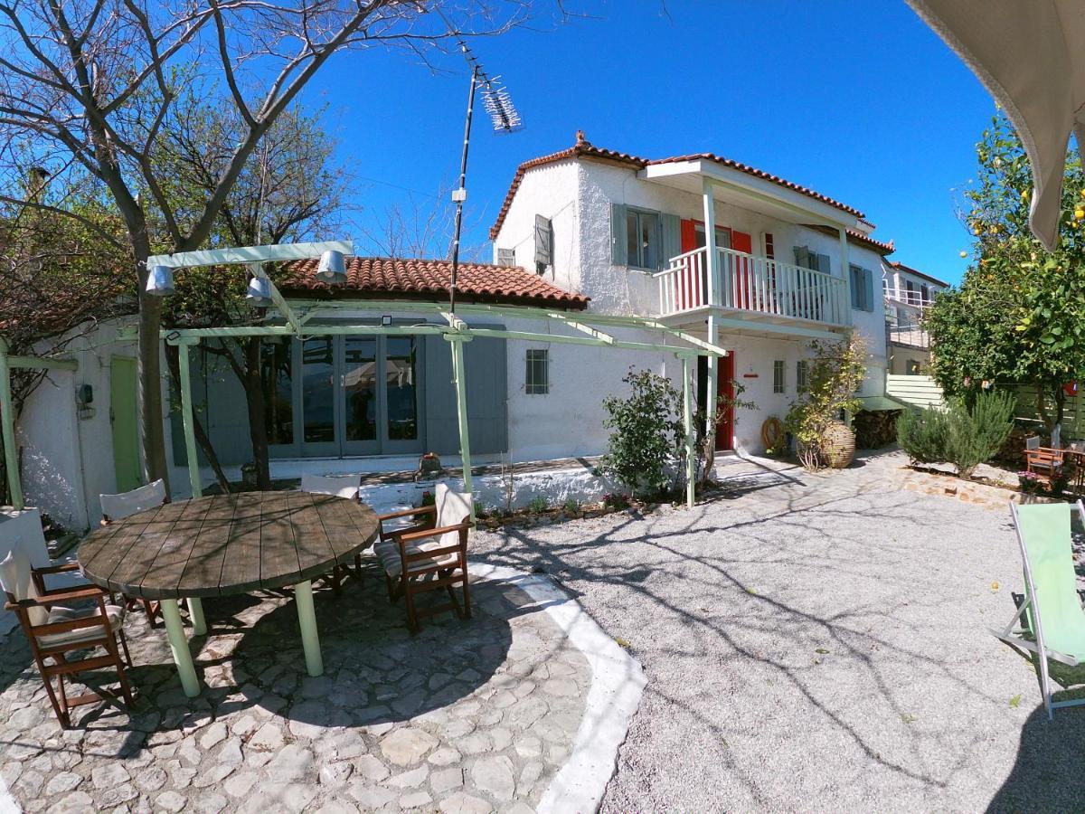 Kiveri 1876 Traditional Seafront Cottage エクステリア 写真