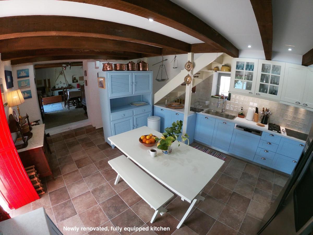 Kiveri 1876 Traditional Seafront Cottage エクステリア 写真