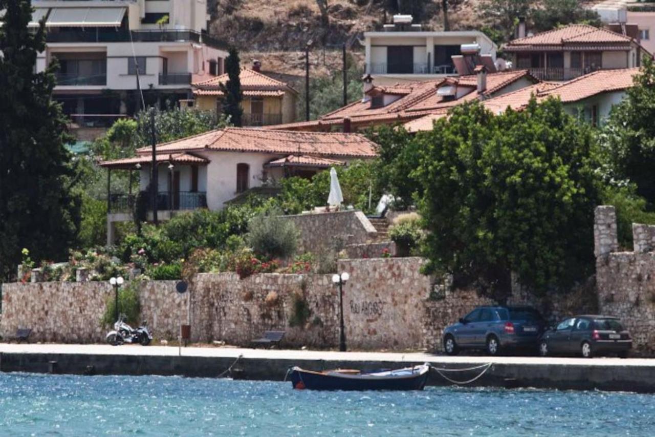 Kiveri 1876 Traditional Seafront Cottage エクステリア 写真