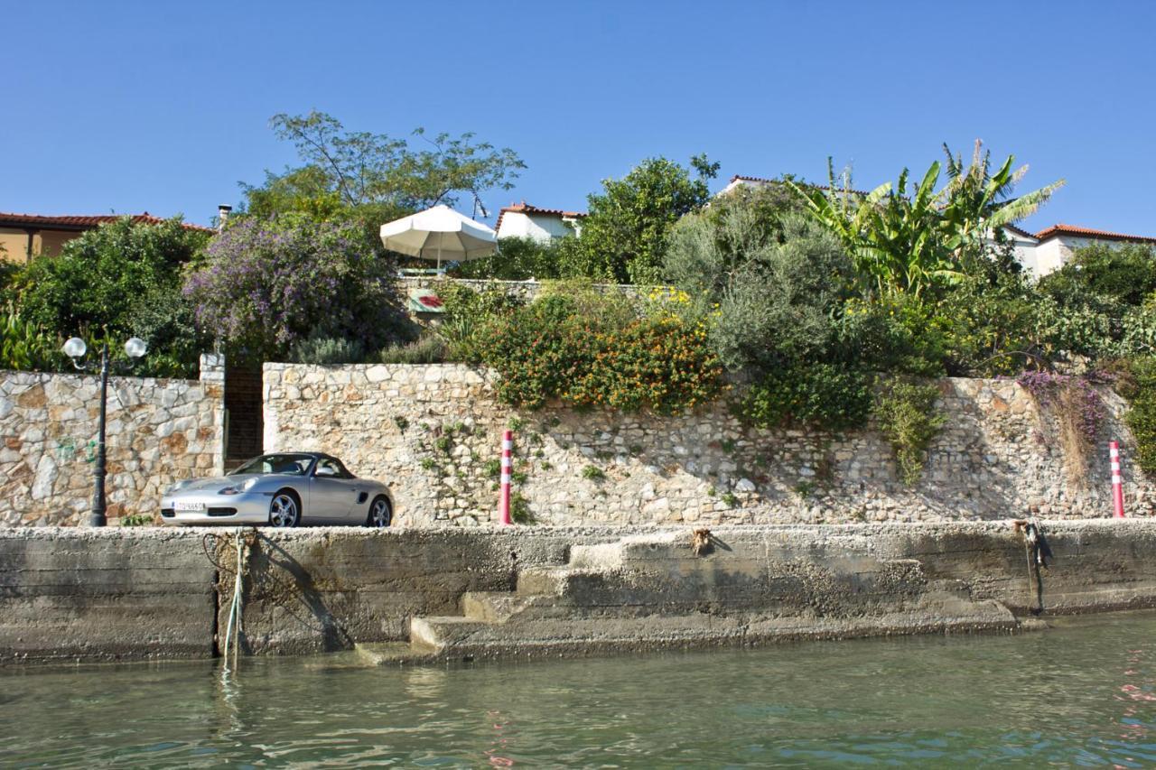 Kiveri 1876 Traditional Seafront Cottage エクステリア 写真